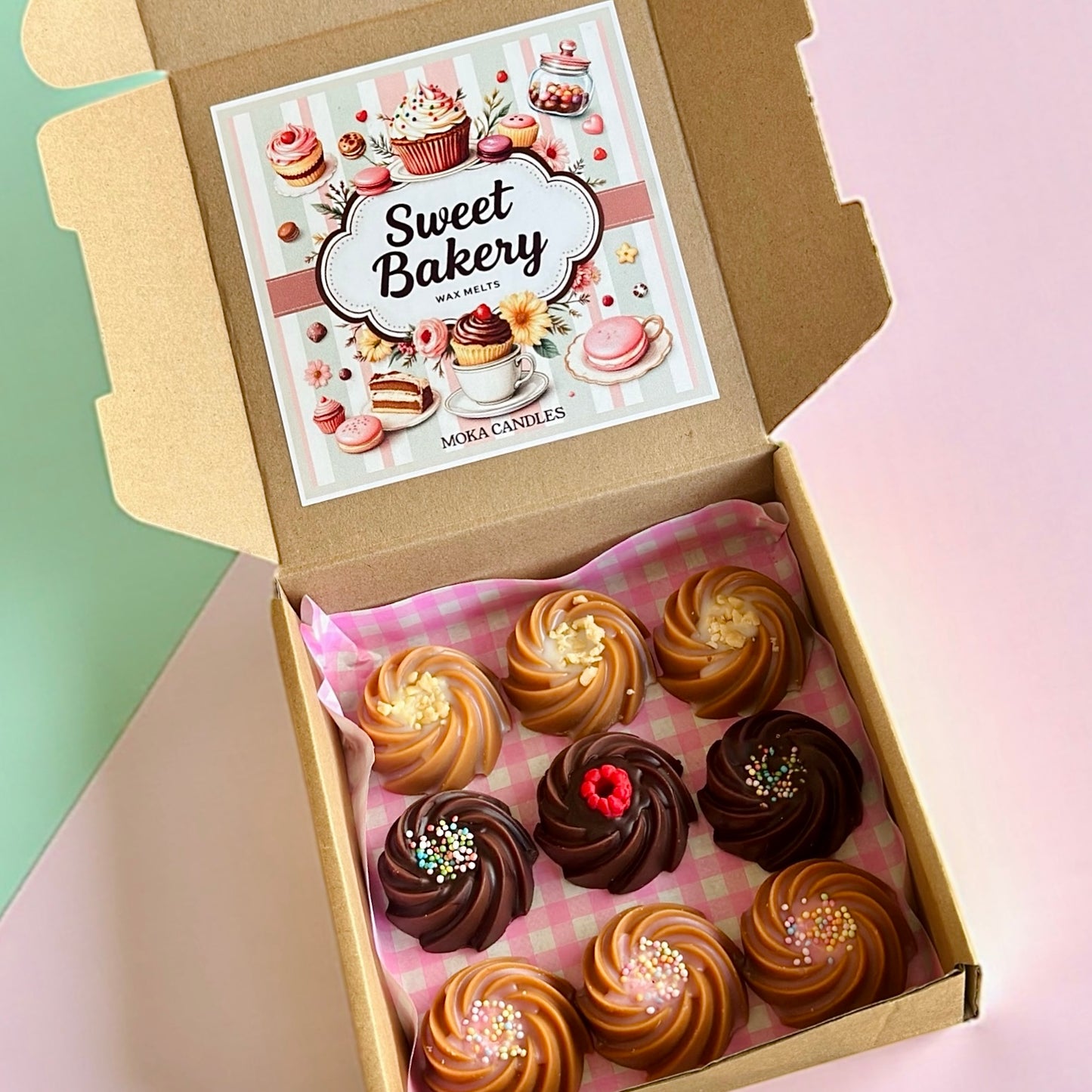 Sweet Bakery Box / Mini Swirl Cakes