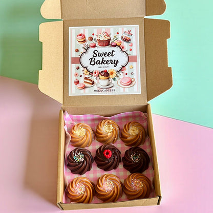 Sweet Bakery Box / Mini Swirl Cakes